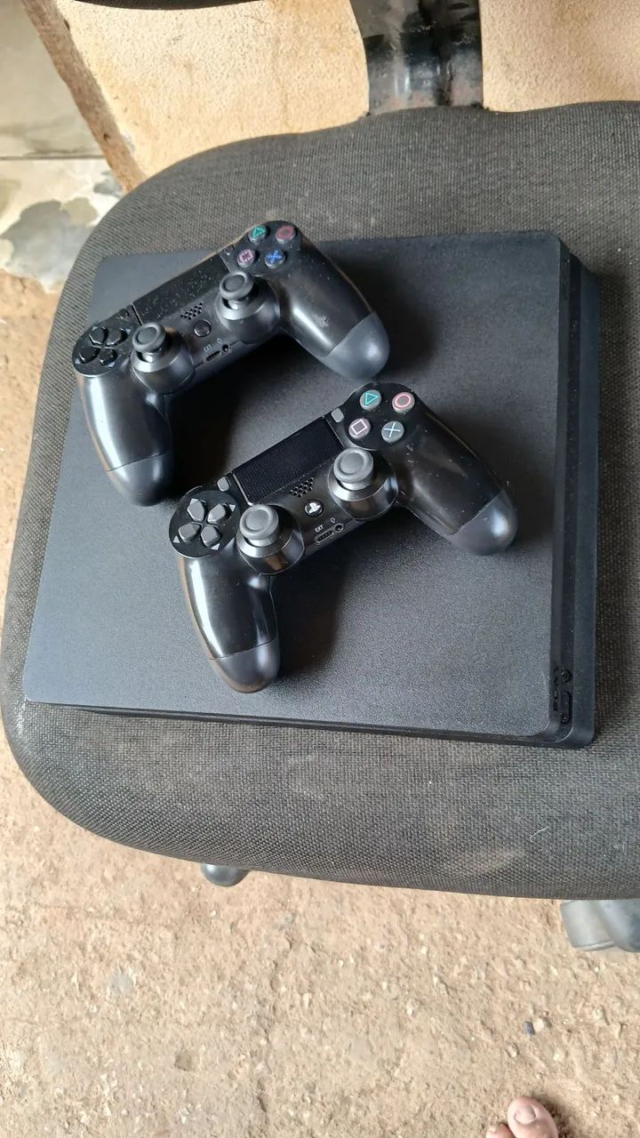 PS4 SLIM DOIS CONTROLES - Foto 2