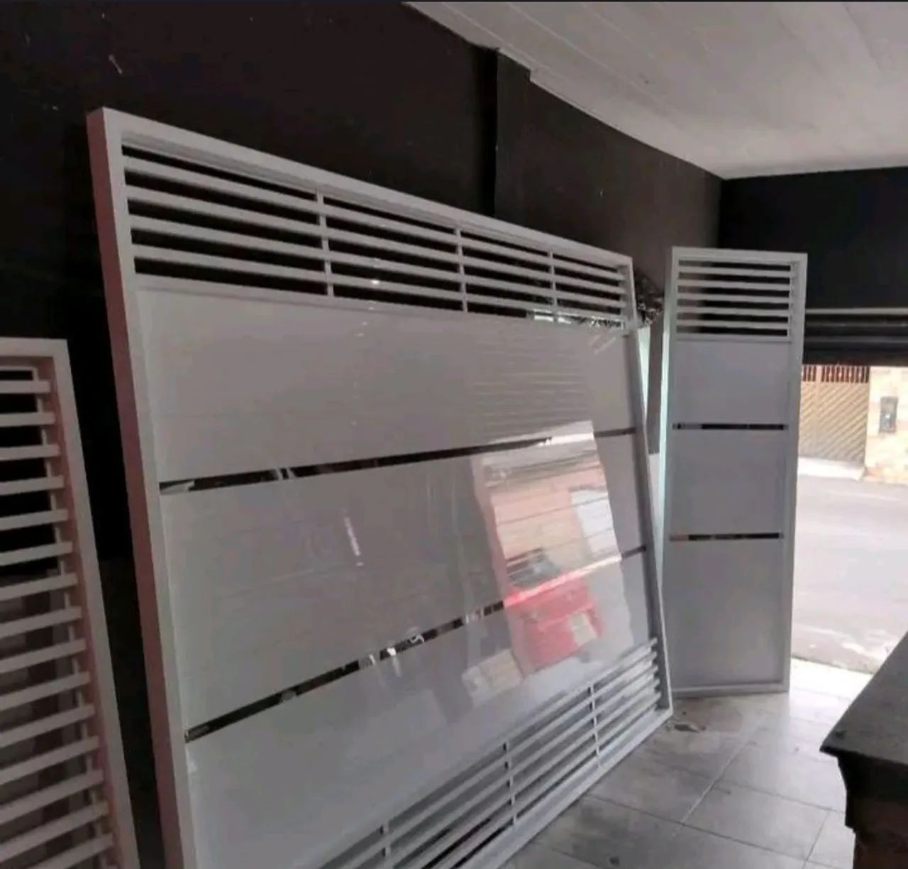 PORTÃO DE ALUMINIO E FERRO GALVANIZADO!! - Foto 2
