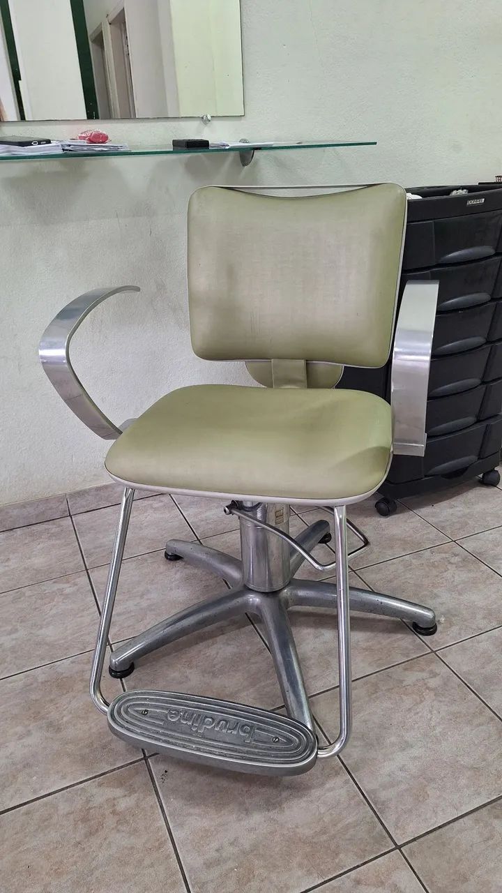 Cadeira de barbeiro  - Foto 2