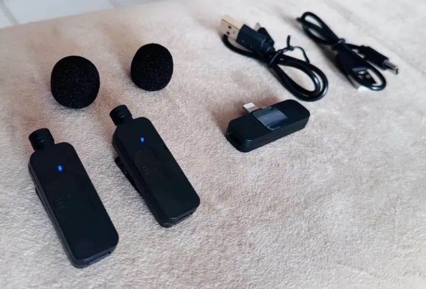 02 Microfones Boya By V2 Sem Fio 2.4g Lapela