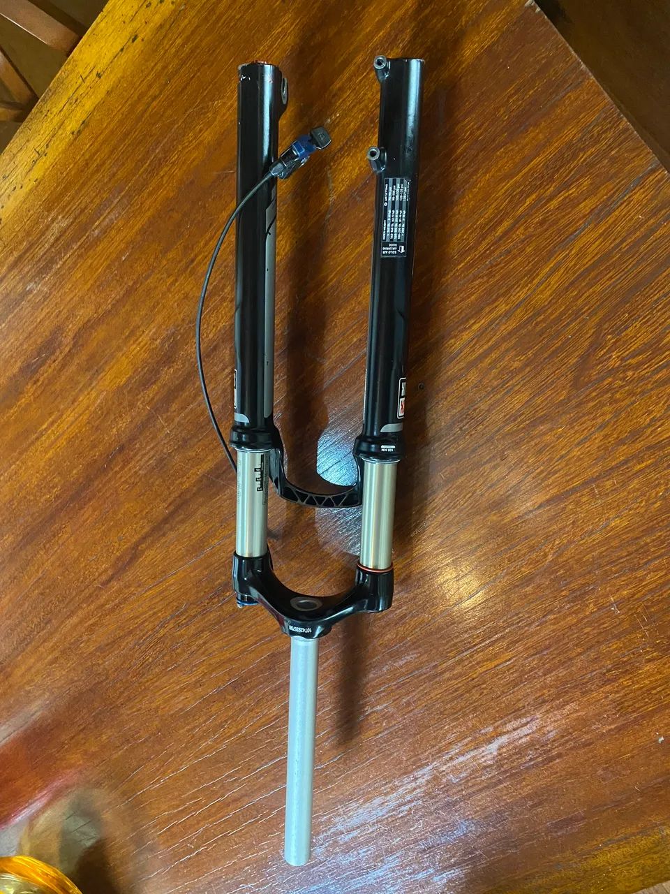 Suspensão Rock Shox Sid Aro 29 não Boost - Foto 3