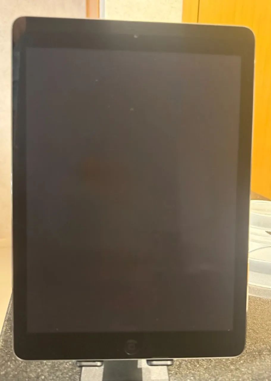 iPad Air 64GB Wi-Fi Cinza - Impecável + Capa - Foto 3