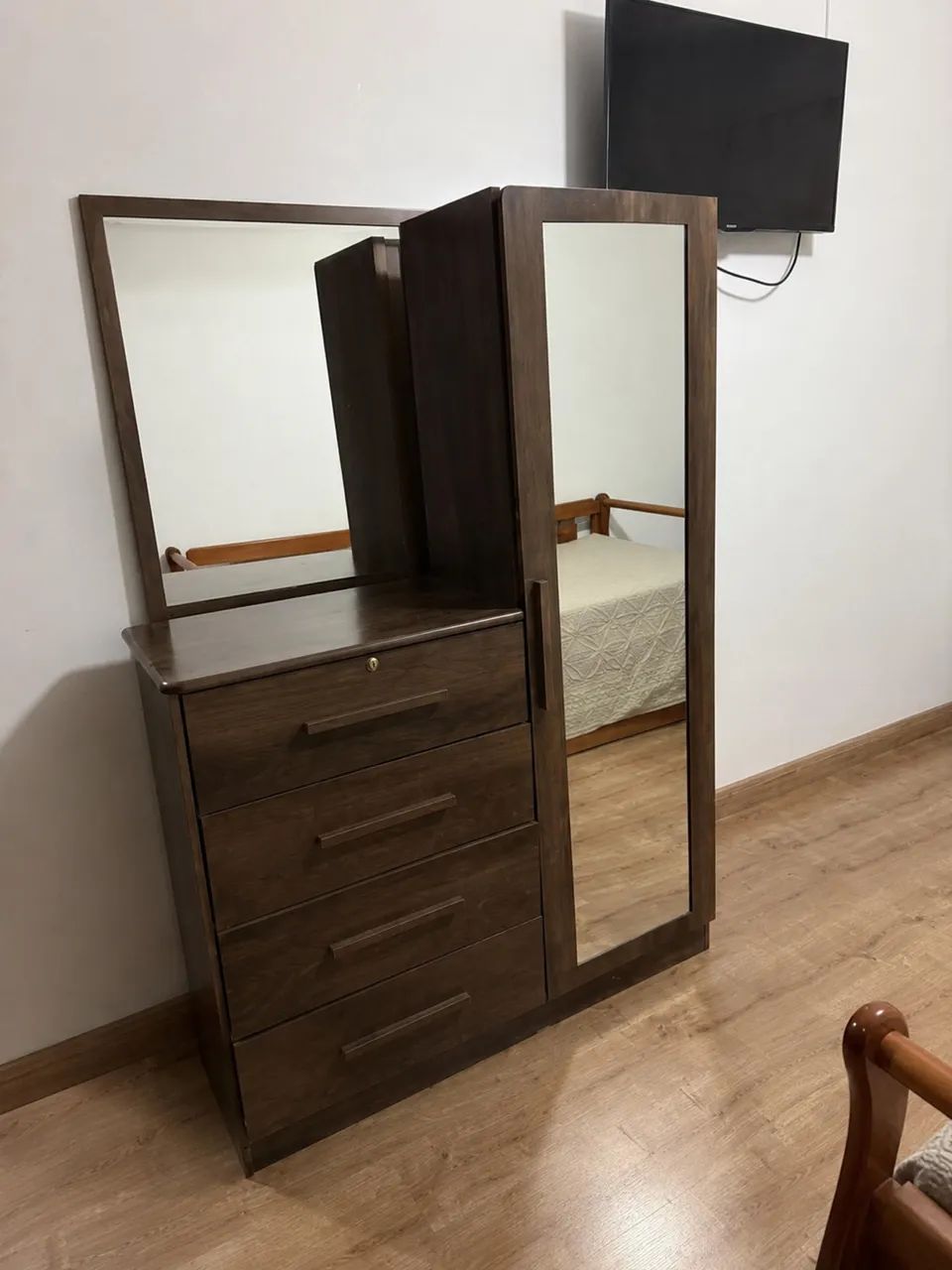? Cômoda / Guarda-roupa com espelho ? ótimo estado - Foto 3
