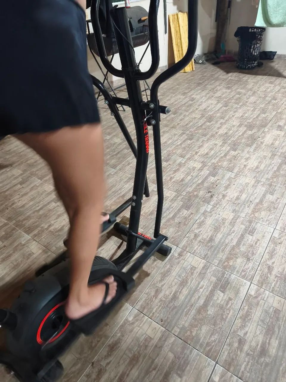 bicicleta e elíptico 