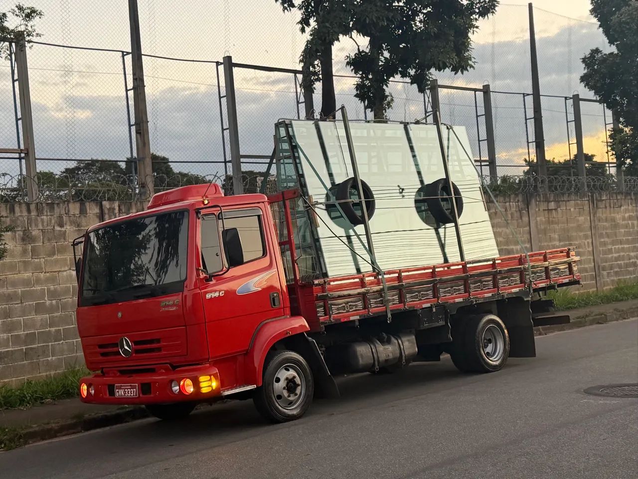 Transporte de vidros e carretos em geral - Foto 2