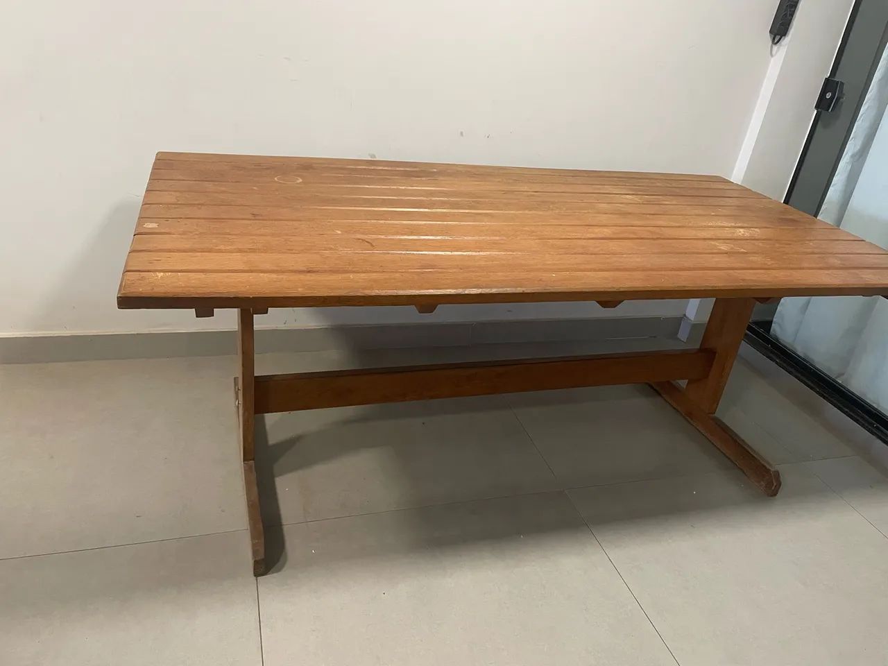 Vendo mesa madeira  usada 