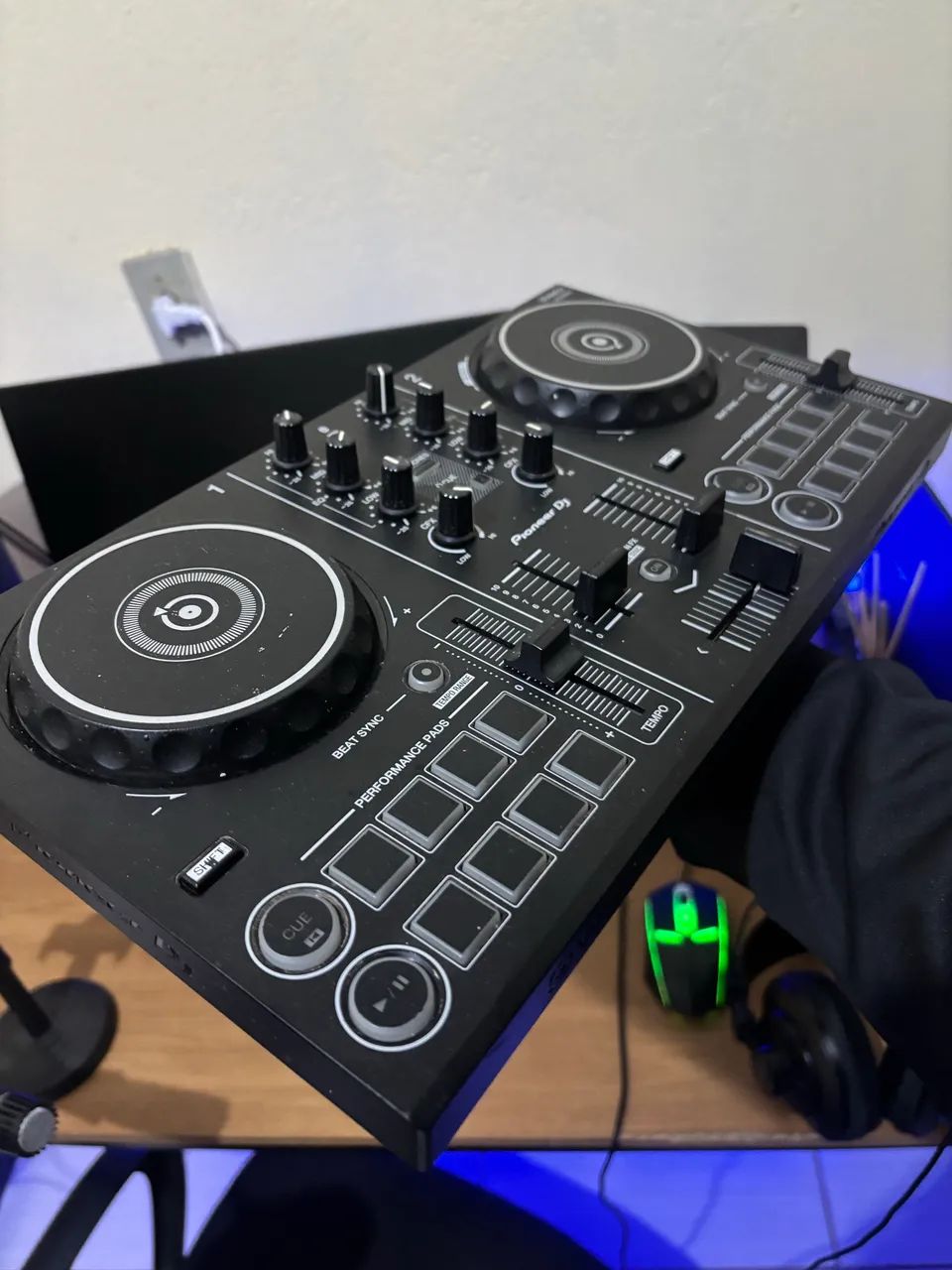 Controladora DJ Pioneer DDJ-200 - Equipamentos e Acessórios de Som