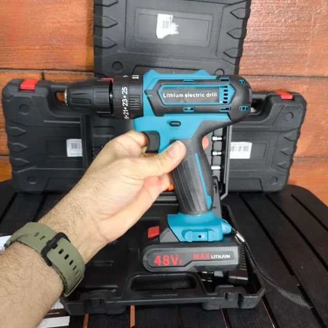 Parafusadeira e furadeira de impacto 48v 2 baterias e maleta