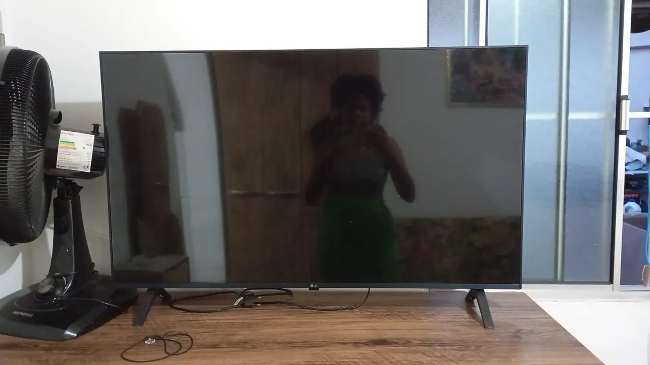 Televisão quebrada o/ retirada de peças  - Foto 4