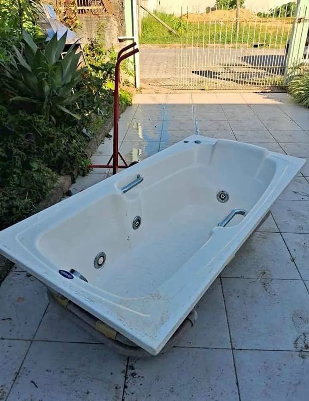 Banheira de hidro mais bomba 