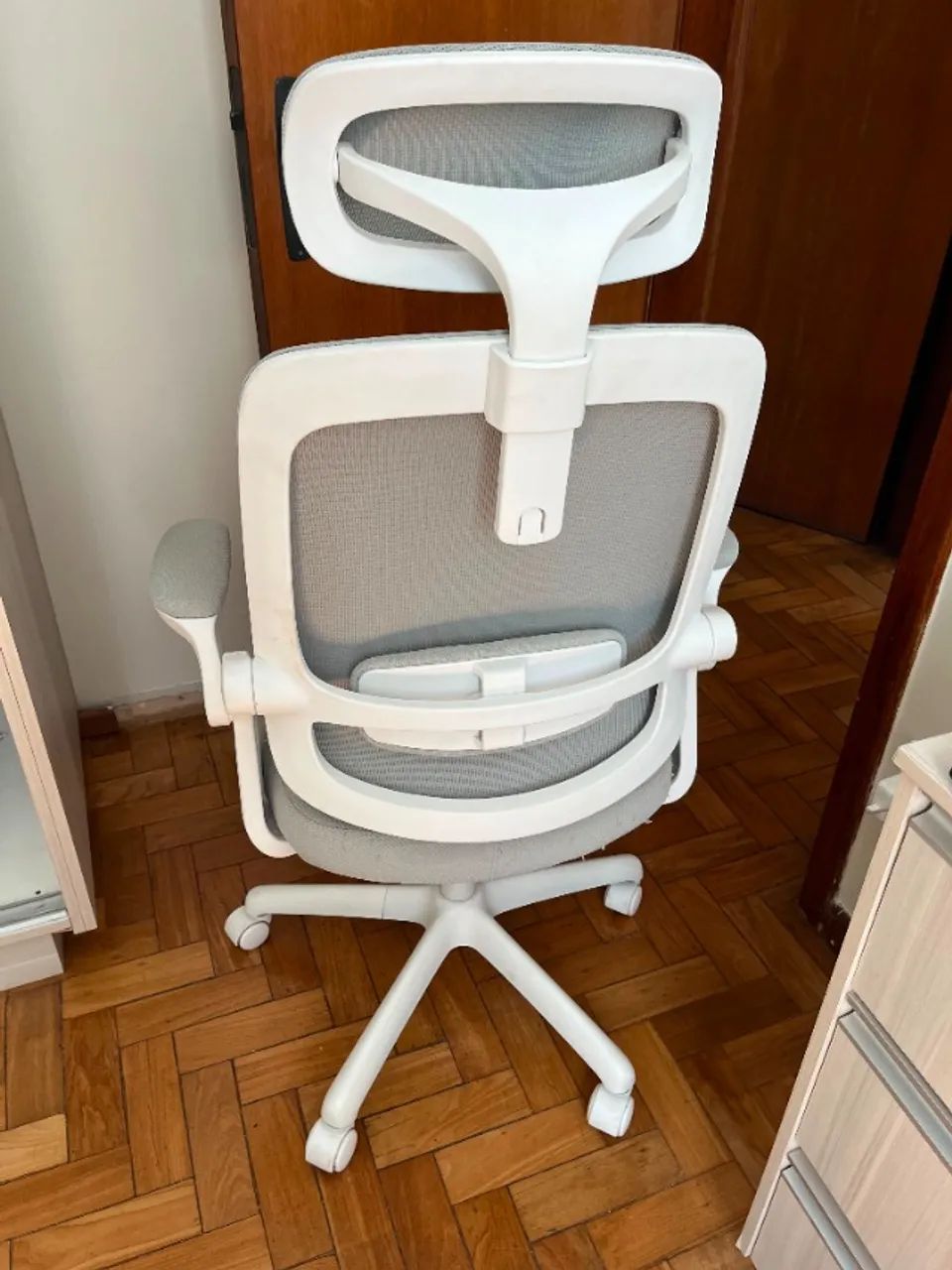 Cadeira Ergonômica Elements Astra Branca e Cinza - Foto 3