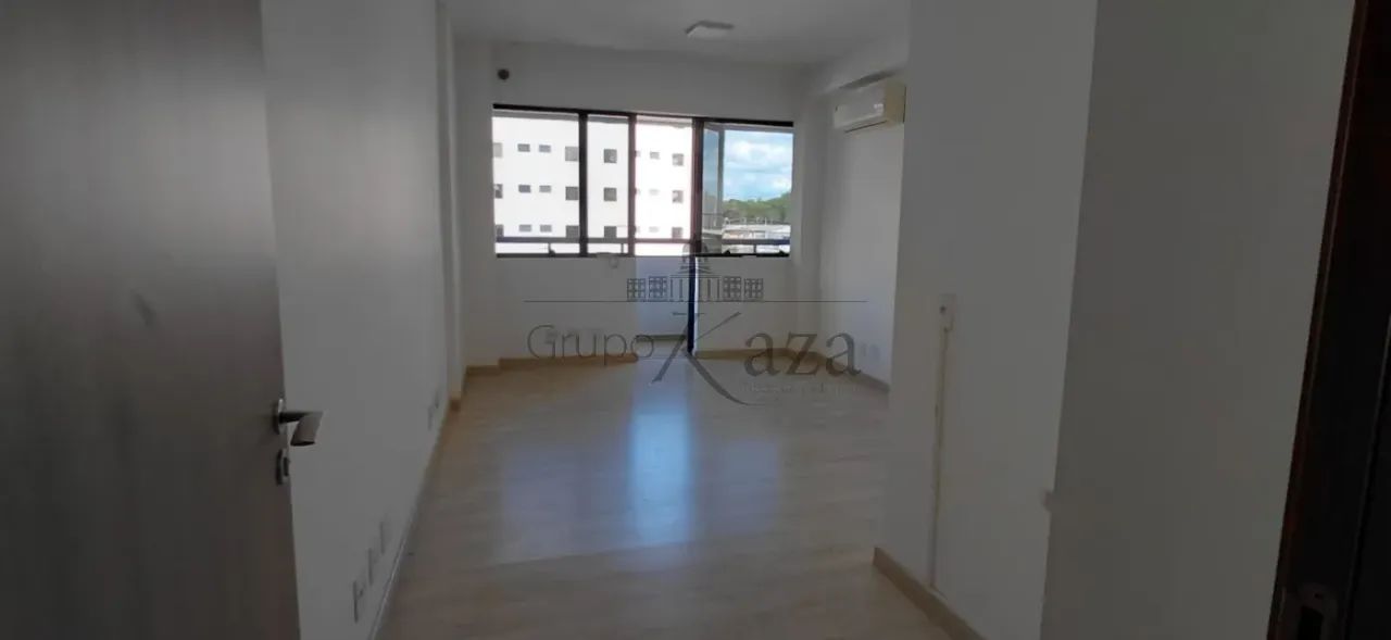 Oportunidade - Sala Comercial - Jardim São Dimas - Comercial EcoTower - 72m².