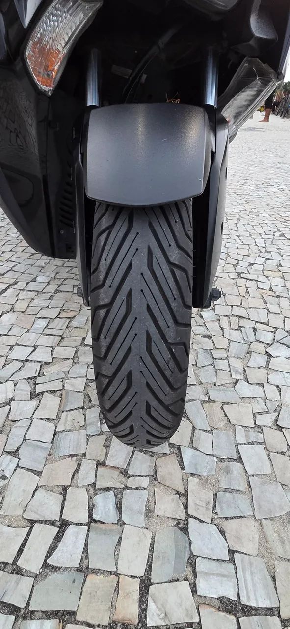 XMAX 250 ABS - Foto 4