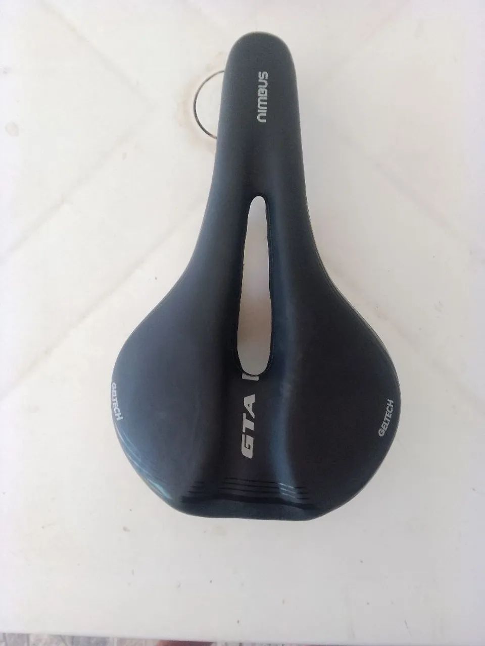 Sela bicicleta.