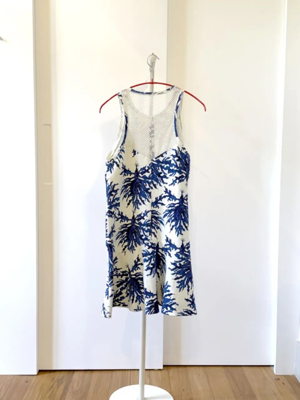 Vestido Animale estampado branco e azul G - Foto 4