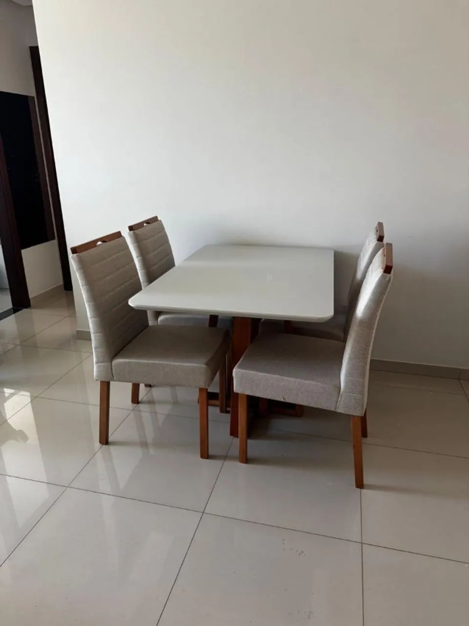 Mesa para jantar com 4 cadeiras retangular - Foto 2