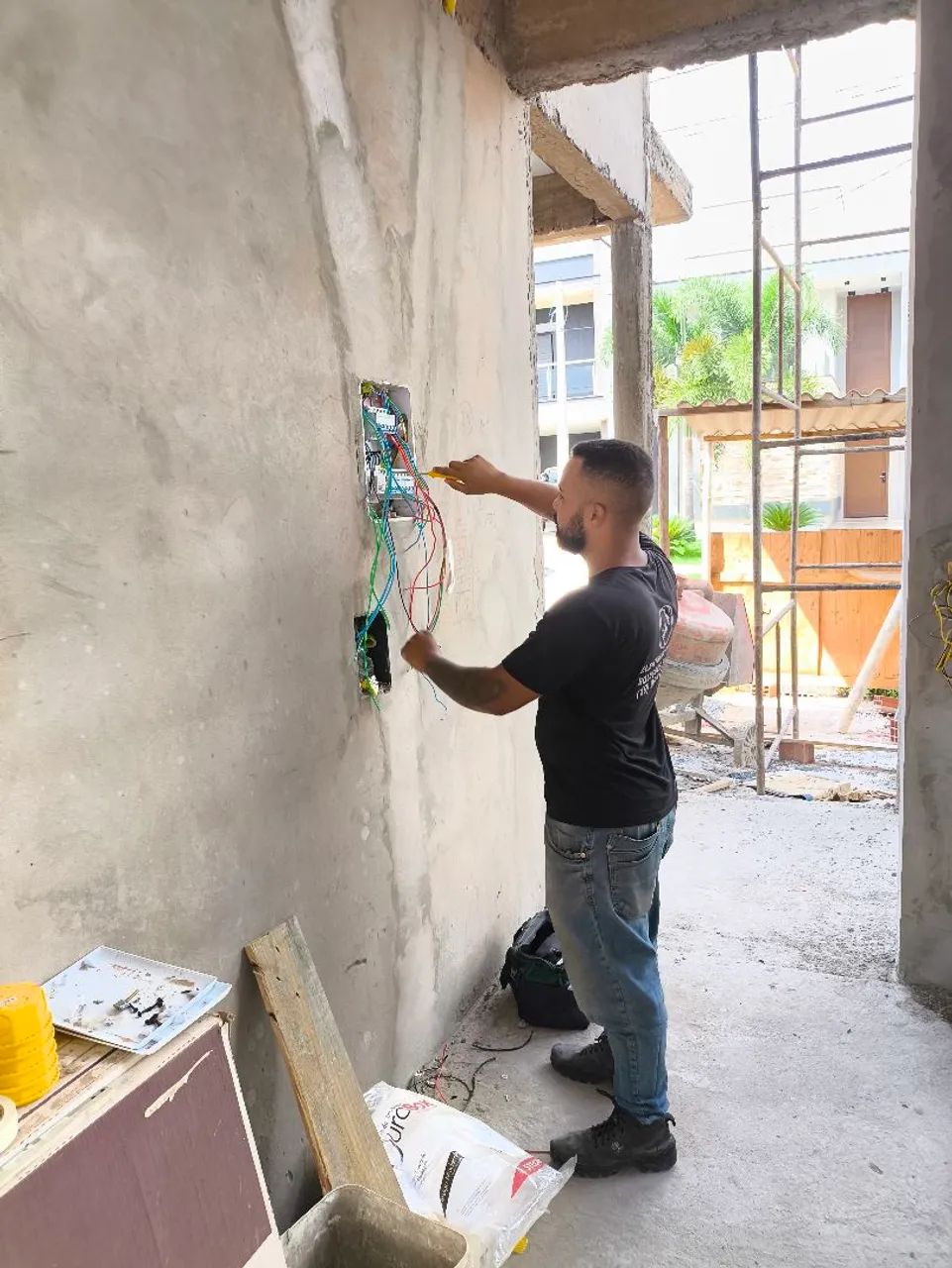 Eletricista Residencial, Predial e Industrial | Atendimento Rápido - Foto 2