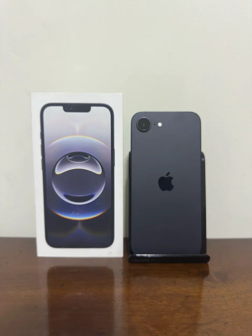 iPhone 16e 128gb preto com garantia Apple  - Foto 3