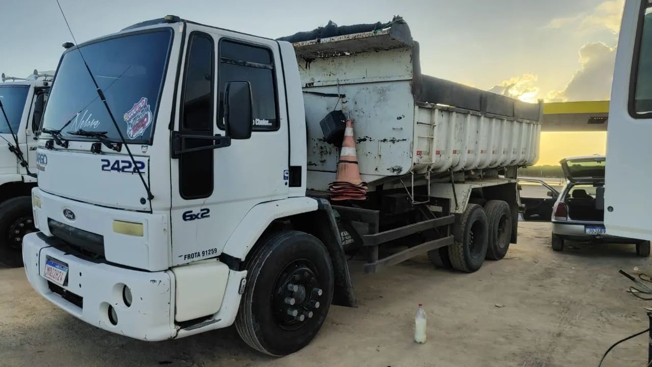 FORD CARGO 2422 CAÇAMBA  - Foto 2