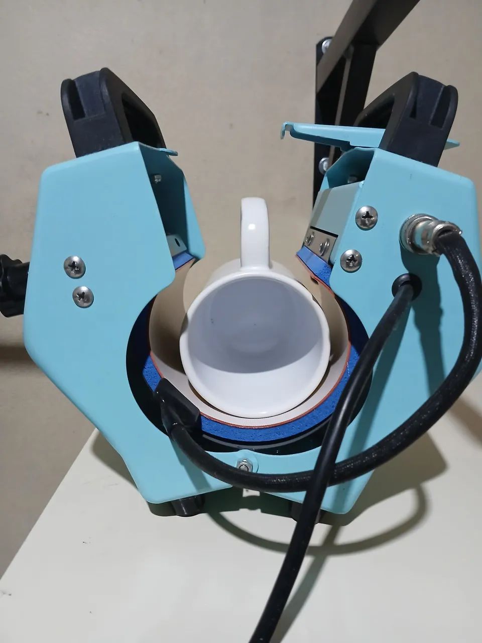 Prensa térmica para canecas 220v - Foto 3