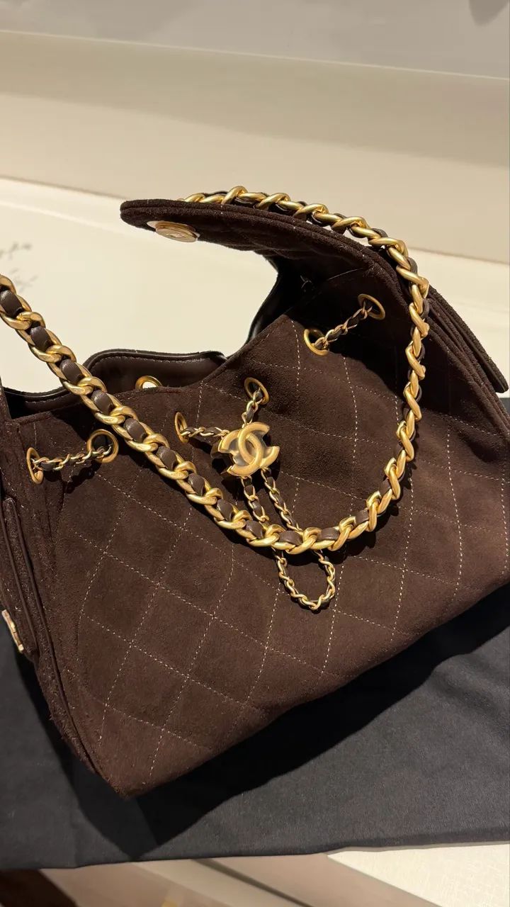 Bolsa Chanel 25 suede marrom - Foto 3