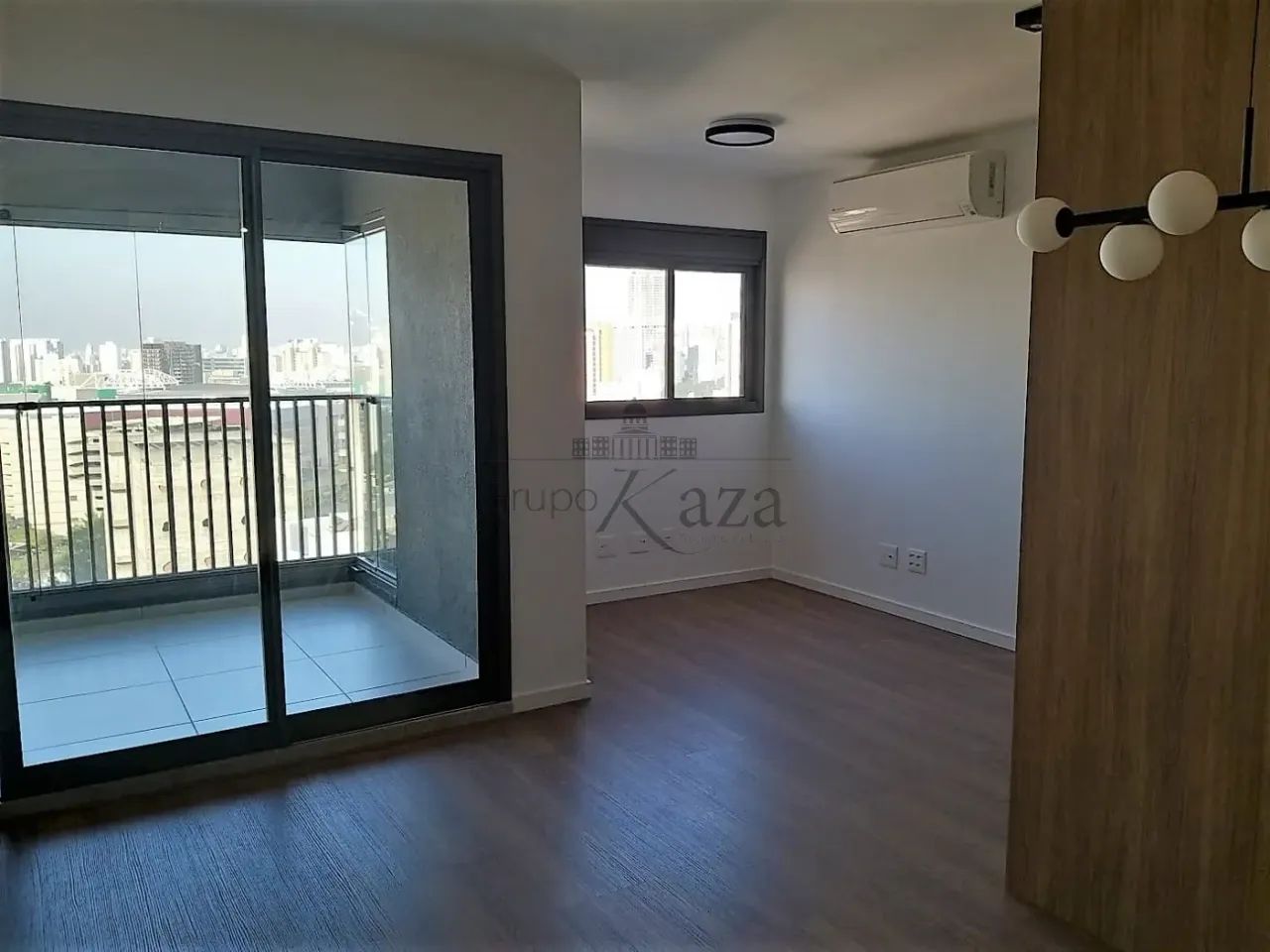 Apartamento - Vila Pompéia - 2 Dormitórios - 62m².