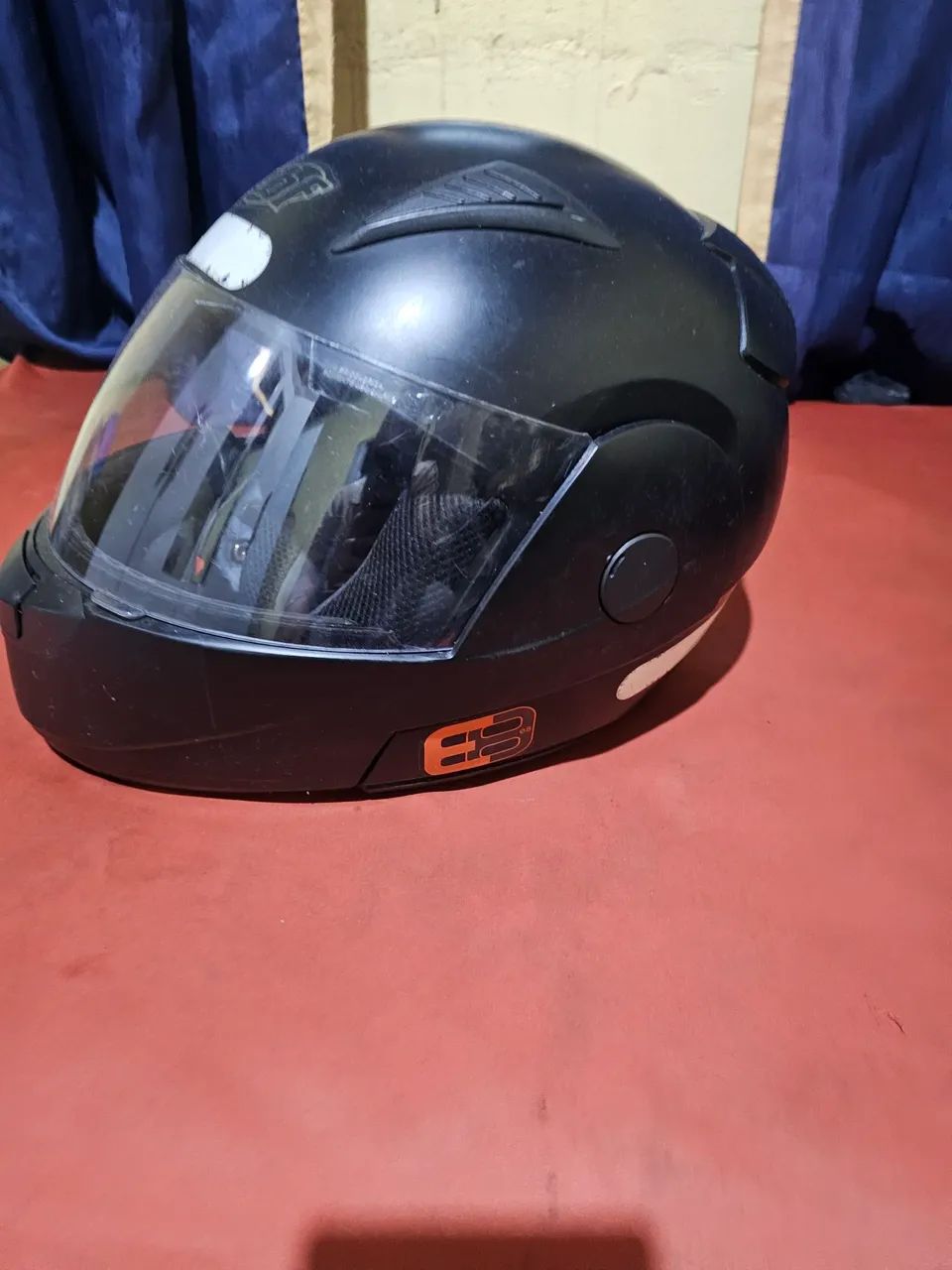Capacetes, escamotável, marca ebf.<br>O