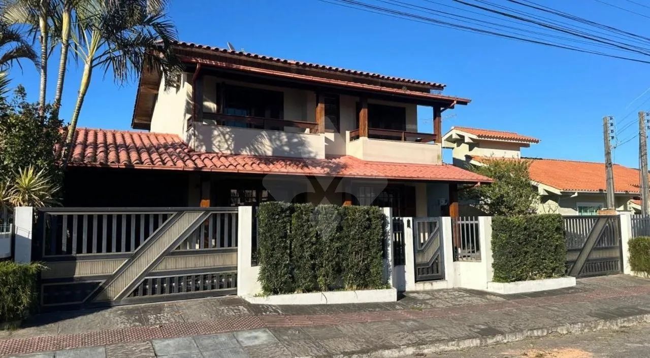 Casa com 7 dormitórios ( sendo 1 suíte) à venda - Centro, Garopaba/ SC - Foto 2