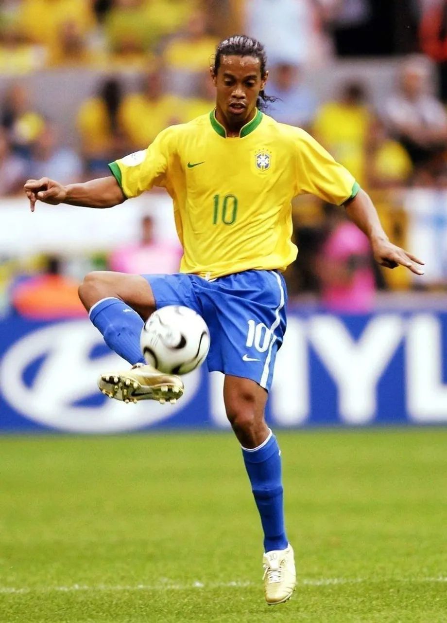 Camisa retrô da seleção brasileira 2006 Ronaldinho 10  - Foto 3
