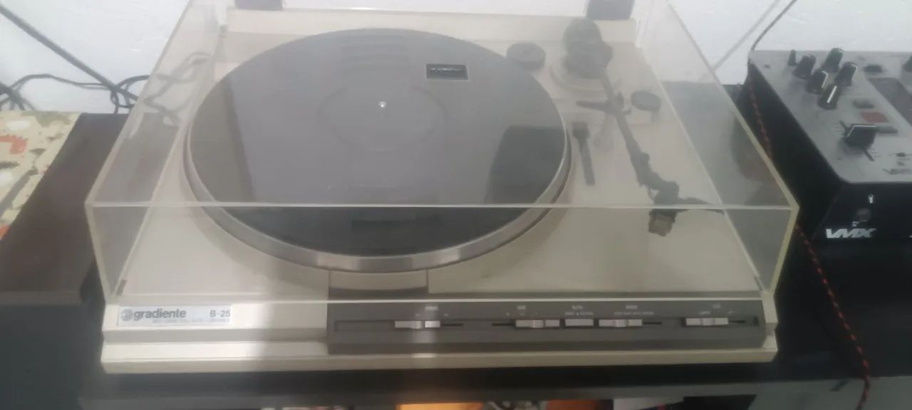Toca disco gradiente B25 completo sem detalhes.