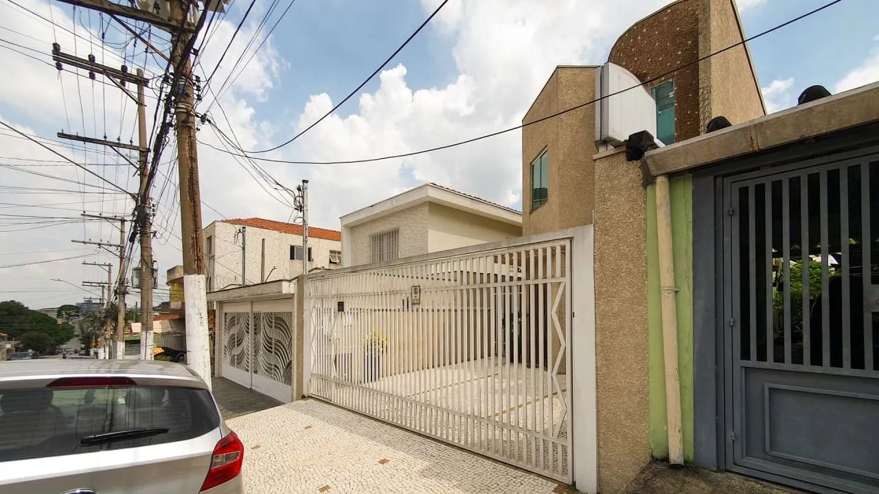 Prédio comercial na Avenida Patente, 408  350 m²