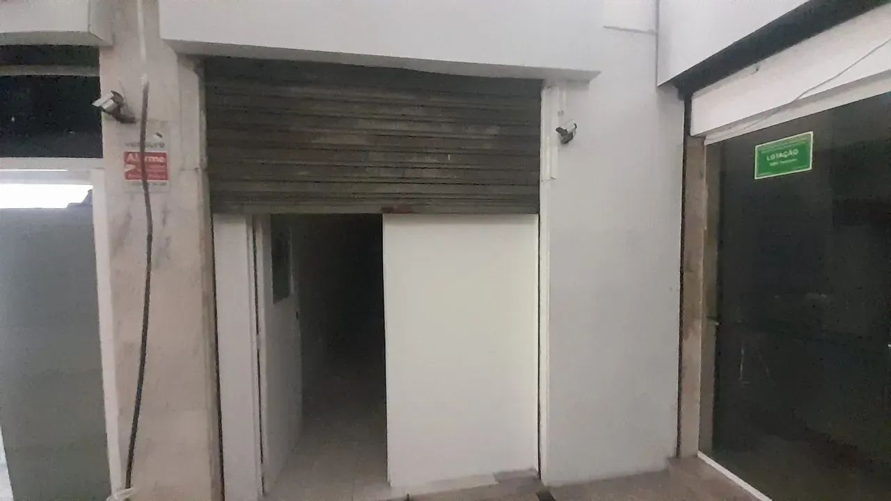 Loja térrea em galeria com jirau e 77 m - Foto 3