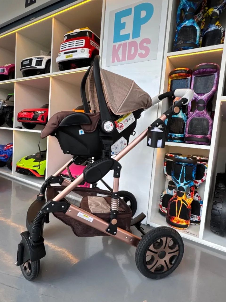 Carrinho de Bebê Luxo, Modelo Europeu com Moisés - Foto 5