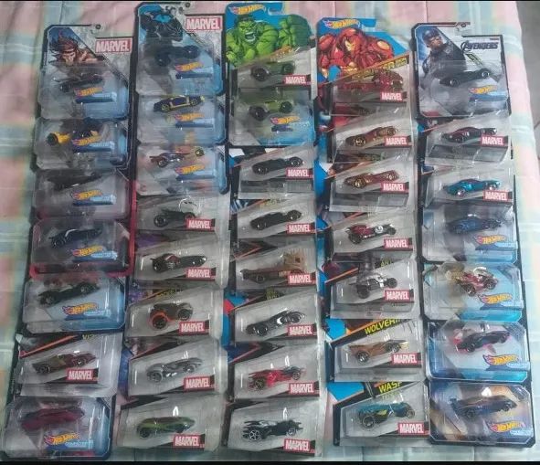Hot Wheels coleção Marvel 37 carros - 17jcd (no Ferrari)