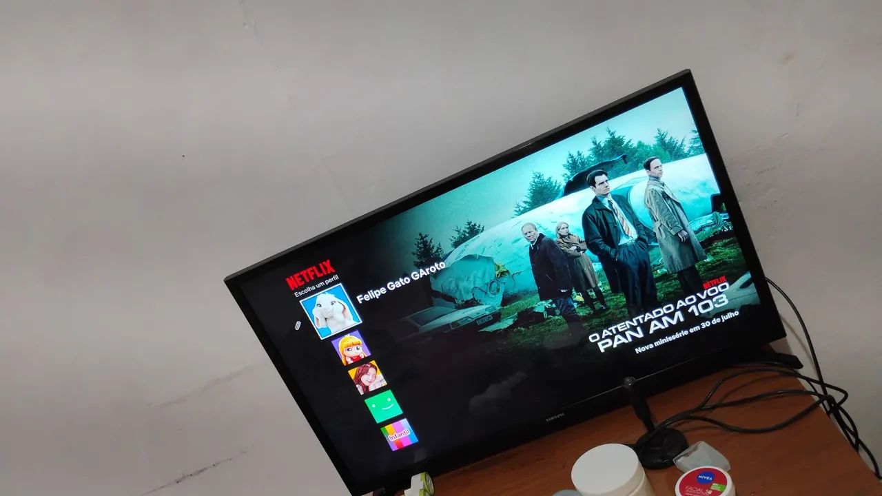 Tv Samsung smart 32 Polegadas semi nova Bem conservada  - Foto 5
