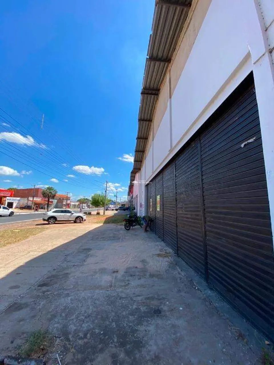 GALPÃO COMERCIAL COM 08 VAGAS DE GARAGEM DESCOBERTA EM TIMON-MA. - Foto 3