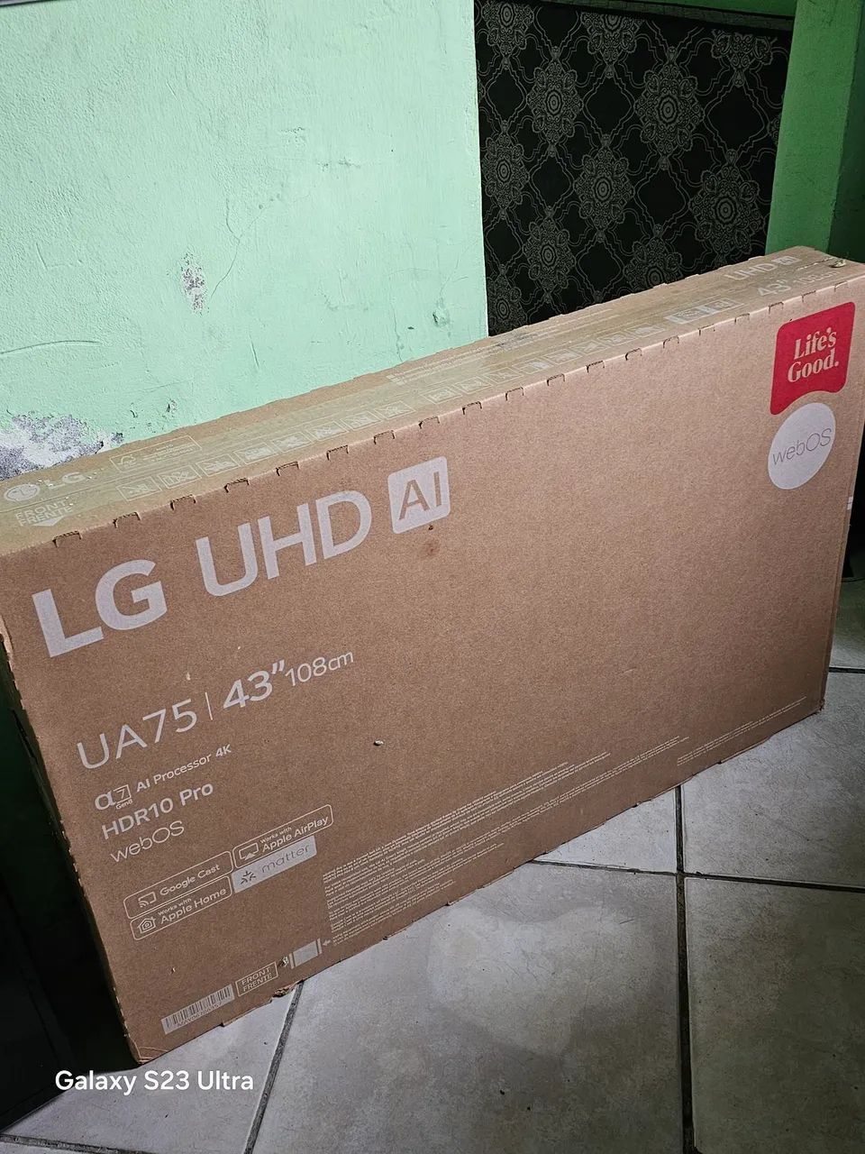 Tv LG 43 polegadas 4k nova lacrada aceito troca em celular aceito cartão com acréscimo. 