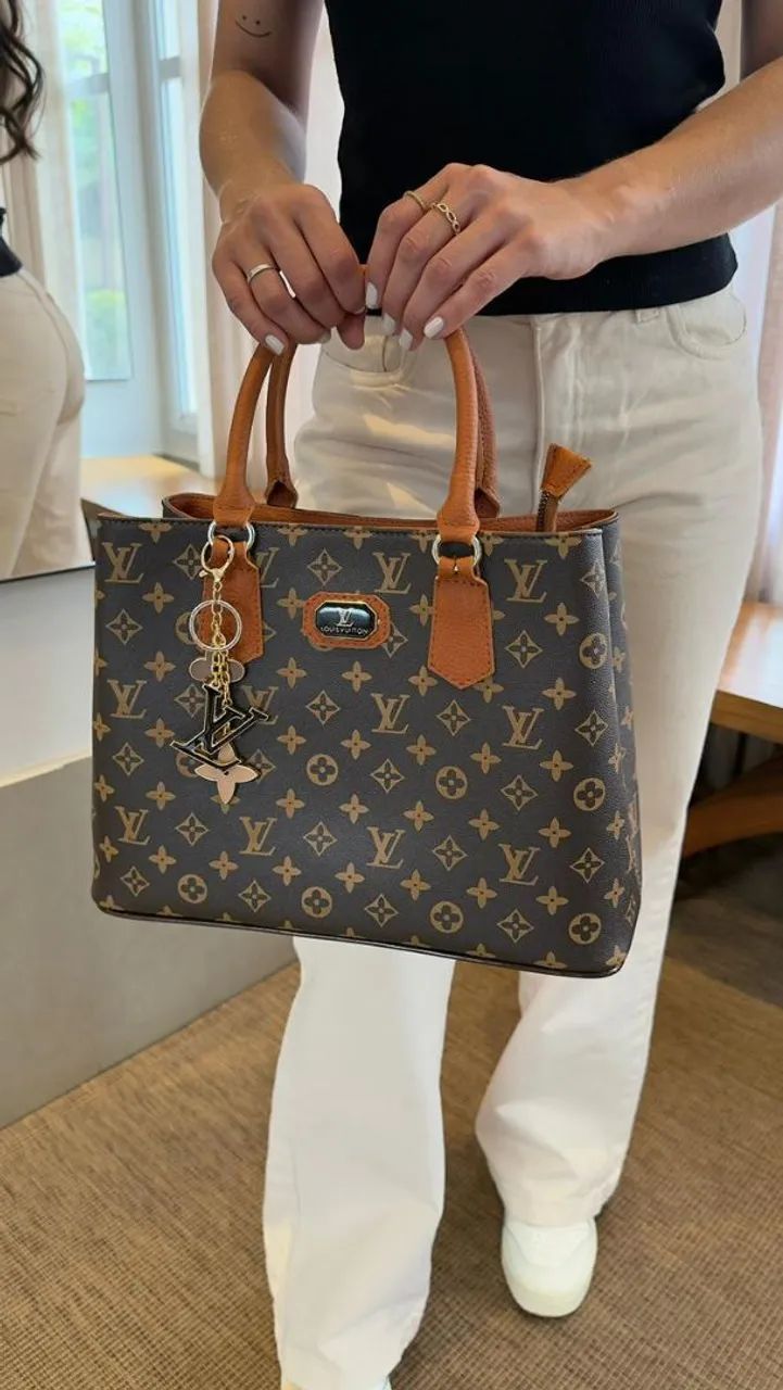 Bolsa Estilo LV com Alça Transversal - Elegante e Espaçosa - Foto 4