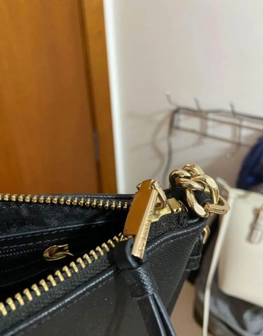 Vendo bolsa Calvin Klein, preta, nova - Foto 4