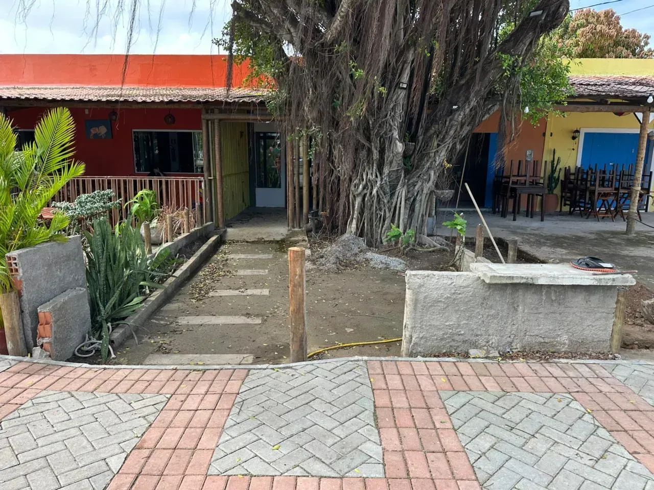 Ponto Comercial Estratégico com 30m² na Praça do Skate - Praia do Francês