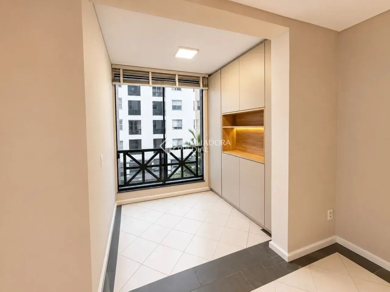 Imóvel para venda possui 84 metros quadrados com 3 quartos em Itacorubi - Florianópolis -  - Foto 2