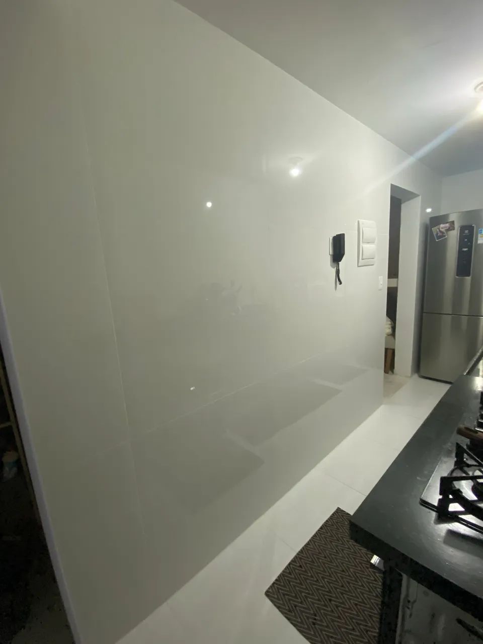Porcelanato Delta 84x84 (1 caixa) Branco Polido Cotton (A caixa possui 2,80 m²)