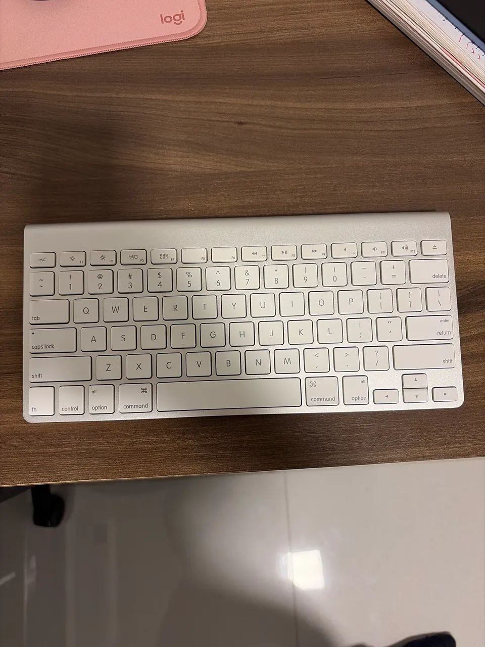 Apple Magic Keyboard a pilha