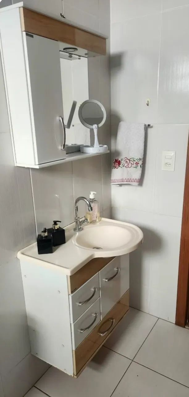 ALUGO QUARTO BANHEIRO/AR PARA MULHERES - Foto 4