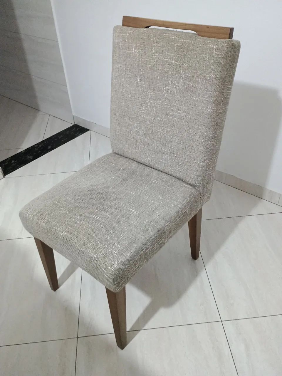 Vendo cadeiras de mesa de jantar 