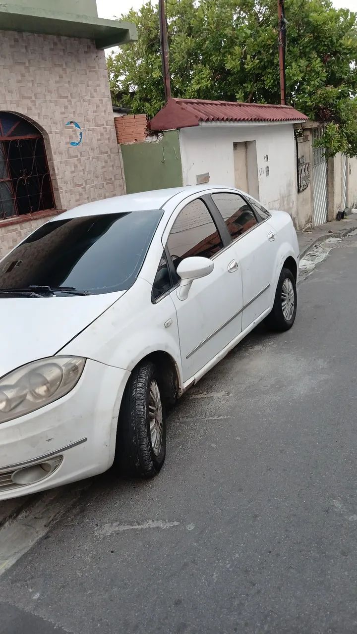 Fiat Linea LINEA LX 1.9/ 1.8 Flex 16V Dualogic 4p 2011