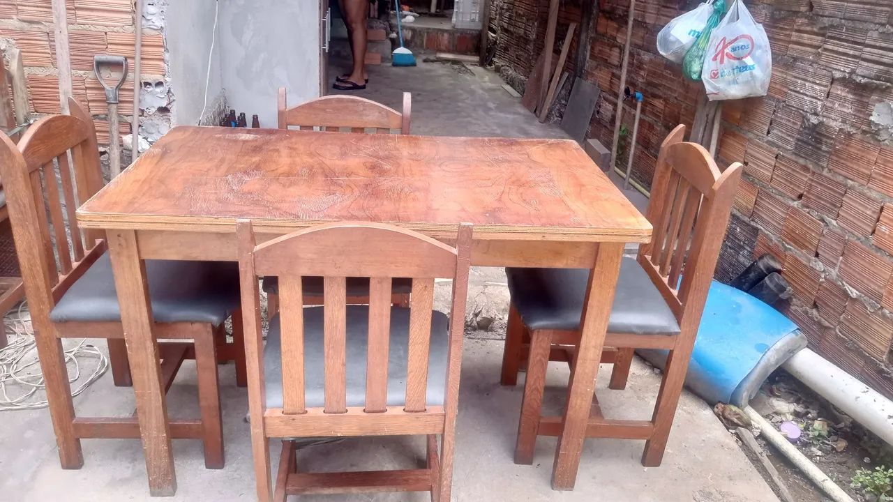 PRA VENDER LOGO! CONJUNTO DE MESA COM 4 CADEIRAS  - Foto 4