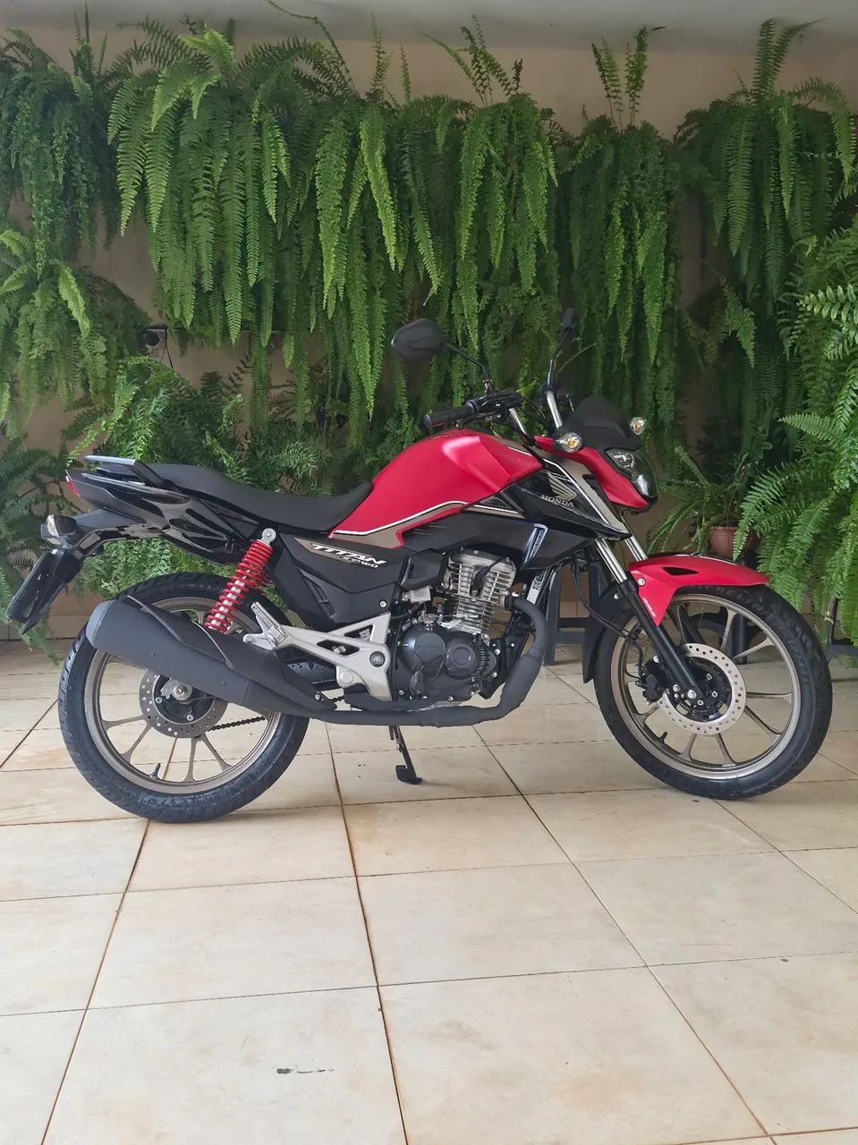 Honda titan 
