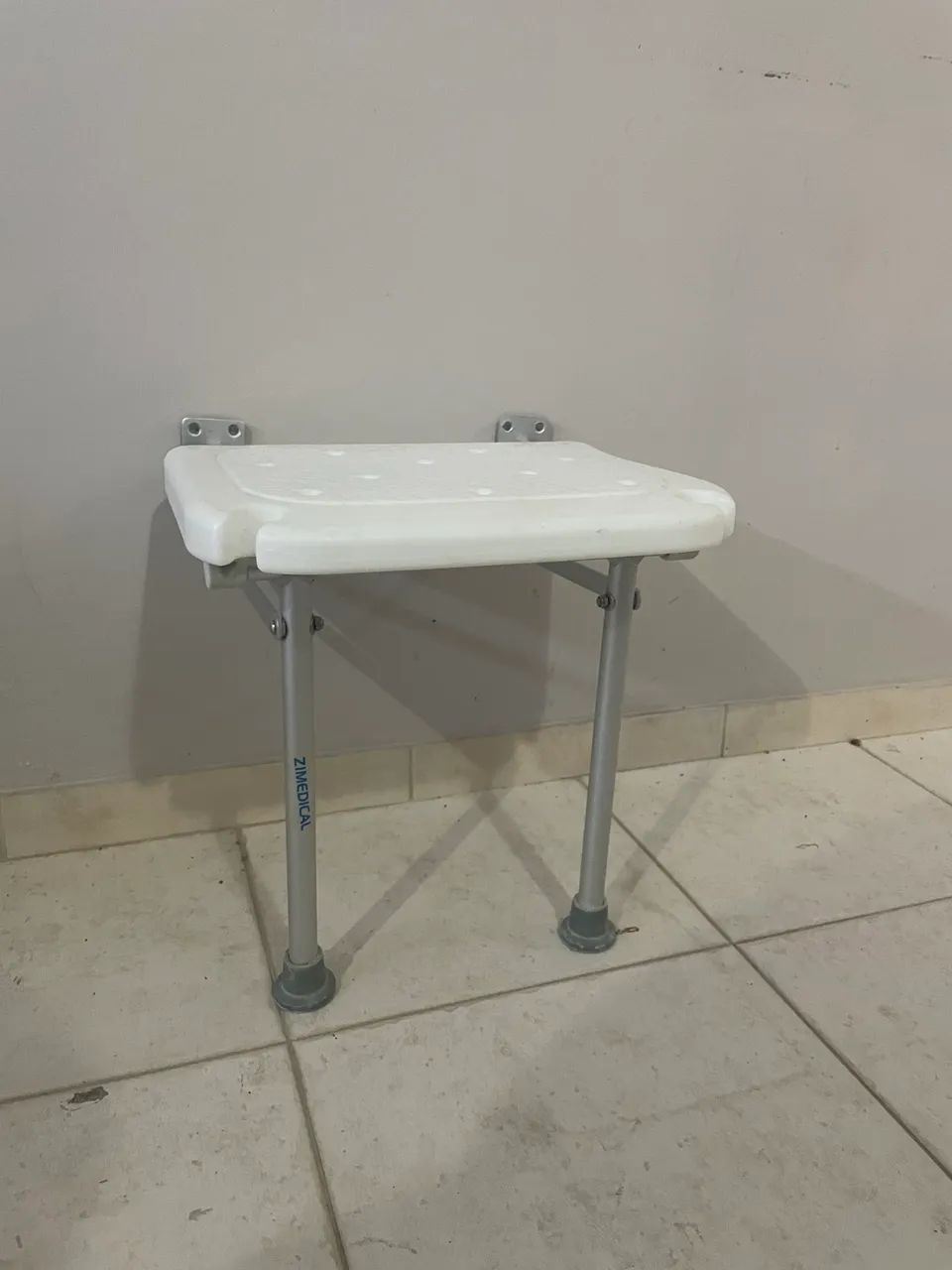Banco articulado para banho - Foto 2
