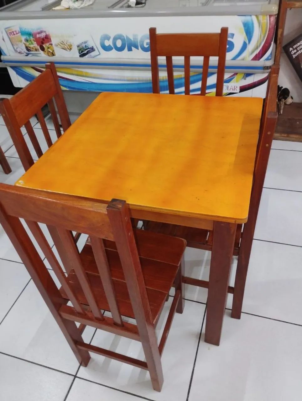 Conjunto de Mesas e Cadeiras de madeira  - Foto 3